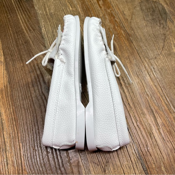 New ~ Minnetonka Women's Thunderbird Boat Moc Smooth Leather - White Size 8 - Picture 8 of 11